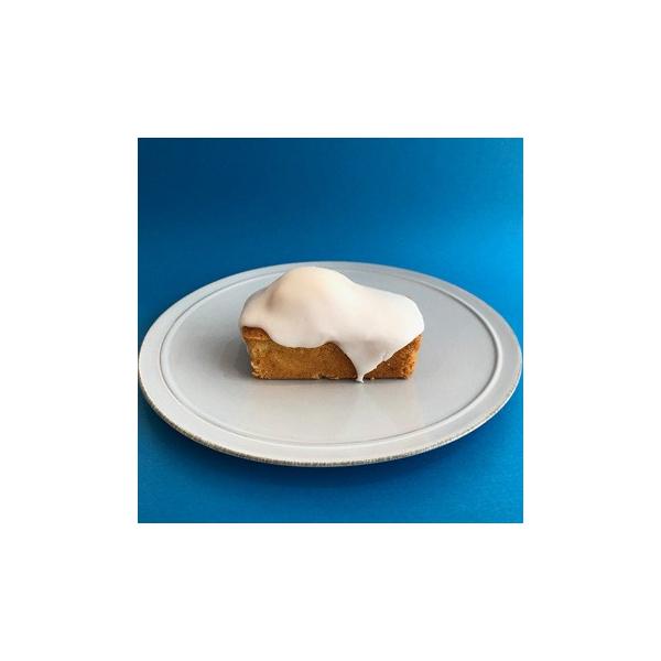 冷凍便でのお届けフェッタンボンボンの人気商品レモンケーキ。しっとりとした生地に酸味のきいたレモンアイシングをたっぷりかけました。名称 レモンケーキ原材料名 バター、砂糖、小麦粉、卵、アーモンドプードル、レモン果汁賞味期限 冷凍保存で2週間、...