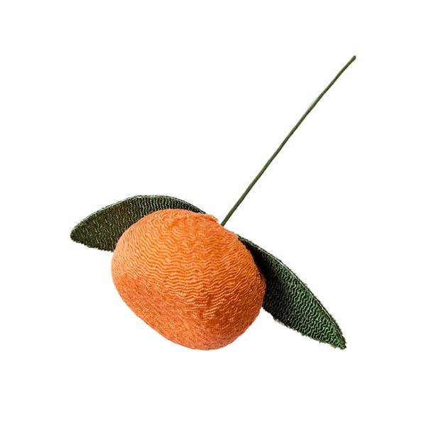 伝統工芸ちりめん細工の正月飾りを厳選してご用意いいたしました。全てが手作りとなります。失われつつある和の伝統の飾り付けの復活とともに、現代的な感性も取り入れました。直径約3.6ｃｍ　高さ約2.3ｃｍ　発砲スチロール　ちりめん生地　ワイヤー※...