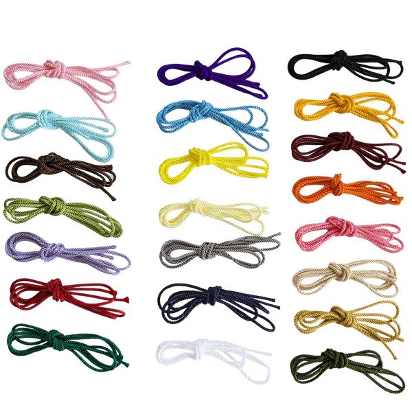 和風紐がたくさんはいらないけれど、ほんの少しほしいときに♪八つ打ち紐と江戸打ち紐（細）は同色なので、根付紐などにあわせて使うことができます。材質：レーヨン100％　長さ：100ｃｍのカットもの　　柔軟仕上げ太さ：約2.5〜3ｍｍお洗濯には適...