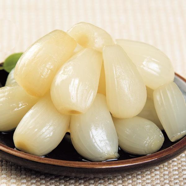 宮崎県でとれた不揃いらっきょう。ビタミンBを多く含み、健康によいといわれるらっきょう。独特の香りの中には様々な薬効も隠されているといわれています。苦みが少なくやわらかい宮崎県らっきょうを程良い甘さに仕上げています。有数の産地、宮崎県で育った...