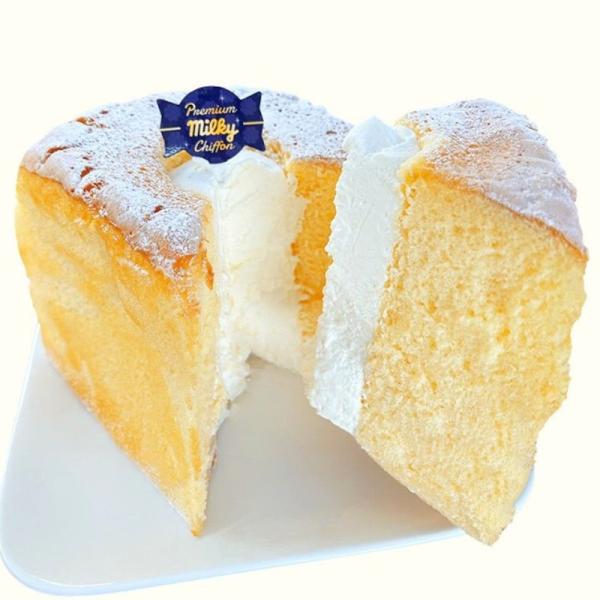 ふわふわのシフォンケーキの中に、ミルキー風味のクリームをたっぷりと詰め込みました♪シフォンケーキのふんわりなめらかな食感と、ミルキー風味のクリームの味わいをお楽しみください。