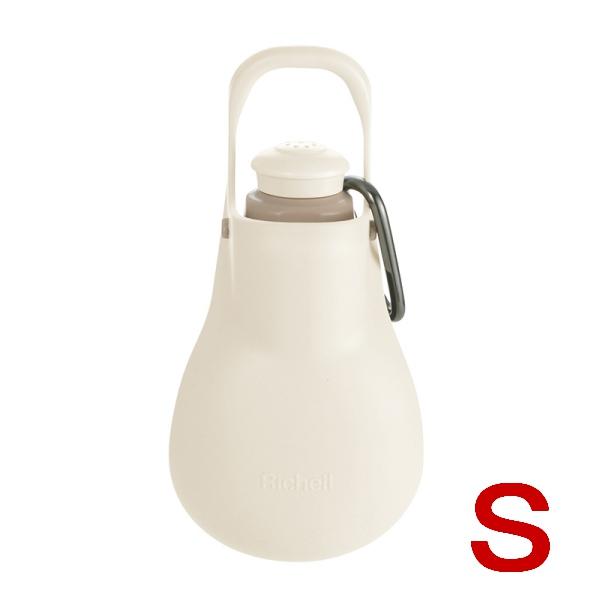 おしっこ跡のマナー洗浄、水分補給に。受皿の向きを変えて、シャワー・給水器の2通りの使い方ができます。給水時は受皿に水を溜められるので、手軽に水分補給ができます。 カラビナ付きなので、リードやバッグなどに引っ掛けて携帯できます。[ブランド別]...