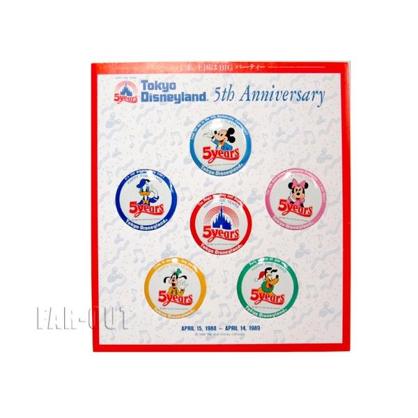 東京ディズニーランド 5周年記念 バッジ6点セット 台紙スタンド付き