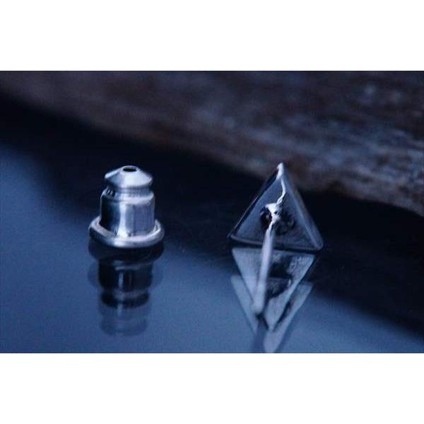 真実を見る目 秘密結社フリーメイソン ピラミッドアイ シンボルマーク トライアングルプレート メンズ レディース シルバー925 スタッドピアス Buyee Buyee Japanese Proxy Service Buy From Japan Bot Online