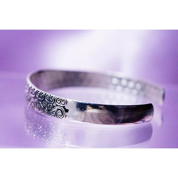 蓮の花 水の華 浮き彫りデザイン ブラックグレーカラー 燻し風部分仕上げ フリーサイズ メンズ バングル ブレスレット Buyee Buyee Japanese Proxy Service Buy From Japan Bot Online