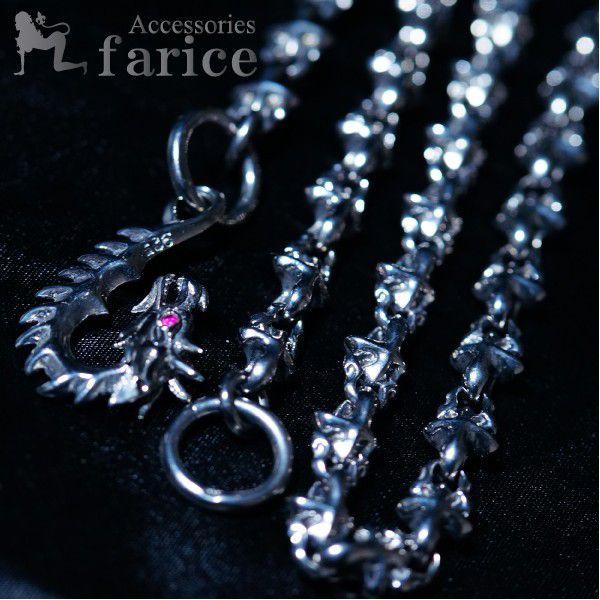 レッドキュービックジルコニアアイズドラゴン フラットクロスブラック