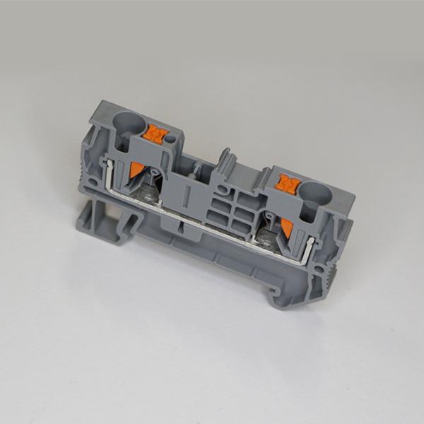 フエニックス・コンタクト　PT 4　接続式端子台　プッシュイン式　接続数: 2　断面積:AWG:24-10　定格電流32A　定格電圧800Ｖ　幅: 6.2mm　色: 灰