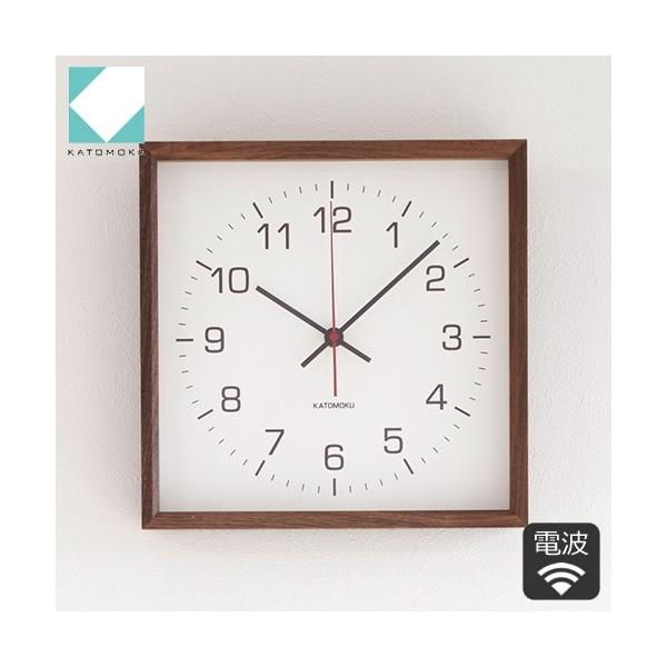 ●人気の「Plywood Wall Clock 4」シリーズの文字や針をそのままに、「Muku Square Clock」シリーズの四角い木枠に収めた少しクラシカルな掛け時計です。●●美しい留め加工の四角い木枠は、千切り加工で強度を高め、繊...