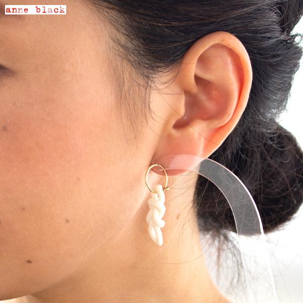 _11/22E23̓|Cg10{^ Anne Black AkEubN sAX fB[X knots t[vsAX [W AkubN knots hoop earring large gold