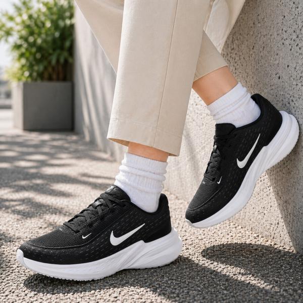 NIKE（ナイキ） スニーカー レディース ウィメンズ アップリフト SC