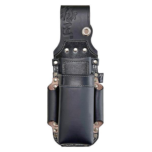 ●特長・板金鋏や大型カッターを２段で２丁、さらに両サイドに掴箸２丁を収納可能な黒革工具差しです。・300mm規格の大型サイズ板金鋏の他、直線切鋏の収納にも対応したサイズで設計しました。・太陽光による変色や老化を防ぐ黒革素材を採用したツールケ...