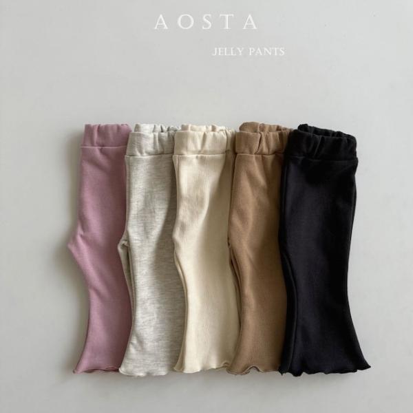 フリルの裾がポイントのフレアパンツ。トレンド感があり、どんなアイテムにも合わせやすいフレアパンツ。ブラウスやベストなどを合わせたお出かけコーデはもちろん、スウェットやTシャツなどを合わせたカジュアルコーデにもおすすめです。幅広くコーディネー...