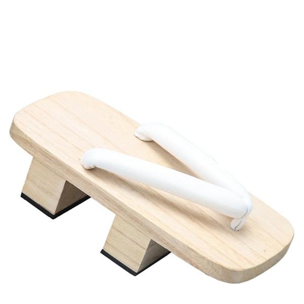 [Release date: June 5, 2023]サンダルのように履きやすく、歩きやすい疲れにくい下駄です。鼻緒部分に柔らかな素材を採用しており、厚みがあるので足あたりがよいです。台の木目が際立ち、色合いも風情があり素足に映えます。ソ...