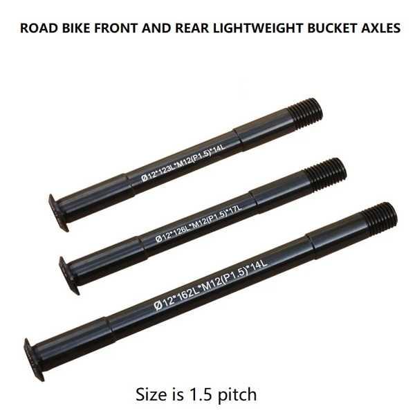グラベルバイクの取外し品！スルーアクスルタイプの前後ホイール