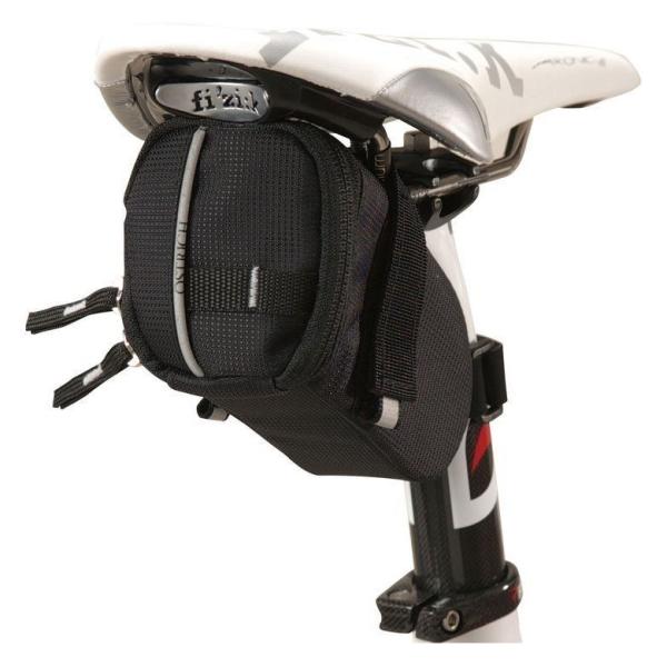 ■商品紹介自転車のデザインを邪魔しないサイズで、チューブもしっかり収納。■商品情報・原産国：日本・材質：NL420D/PVC・製品サイズ：70×80×120mm・重量：75g・容量：0.4L ※商品のカラーはディスプレイの種類等により、実物...