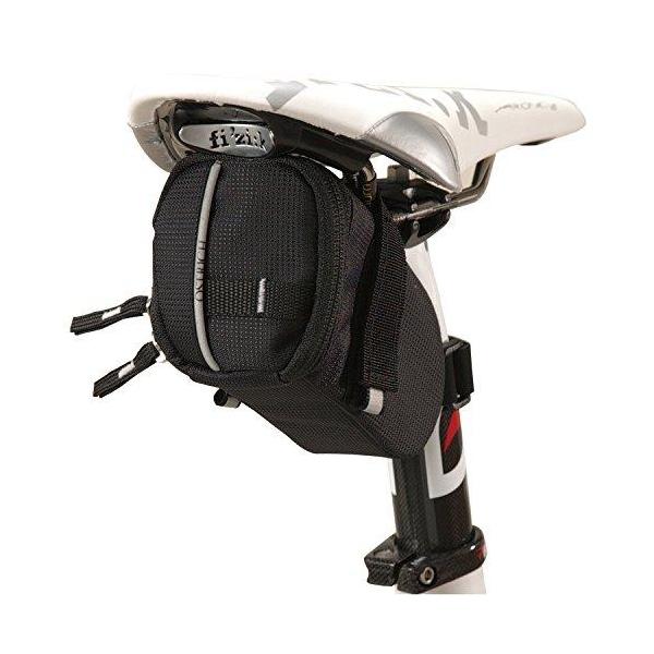 ●原産国:日本 材質:NL420D/PVC ●製品サイズ:90×95×150mm●重量:100g ●容量:0.8L ●カラー:ブラック ※商品のカラーはディスプレイの種類等により、実物と異なって見える場合がございます。掲載商品の仕様、ロゴ等...