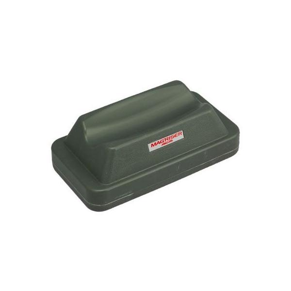 後輪固定式トレーナーでは後輪を持ち上げて空回りさせるため，必ずタイヤが床から離れ，前下がりの状態になります。この姿勢のままトレーニングしようとすると，知らず知らずに上体を支えようとしてハンドルに無駄な力が加わってしまい，正しいライディングフ...