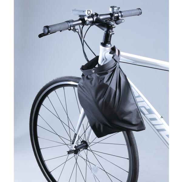 ■商品紹介・ヘルメットが入れやすい口広タイプ。・雨からしっかり守る、防水生地使用。・使用しないときはコンパクトに畳めて、シートポストやハンドルに巻き付けておけば邪魔になりません。・盗難防止用に、鍵（別売り）を通す穴がついています。■商品情報...