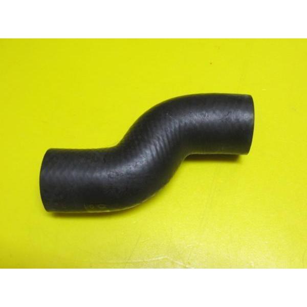 セリカ TA22 用 ラジエターホース アッパーセリカ TA22 用 ラジエターホース ロアです。TA22用のラジエーターホースのアッパーです。適合の詳細は画像から判断ください。※初期不良に限り返品をお受けいたします。