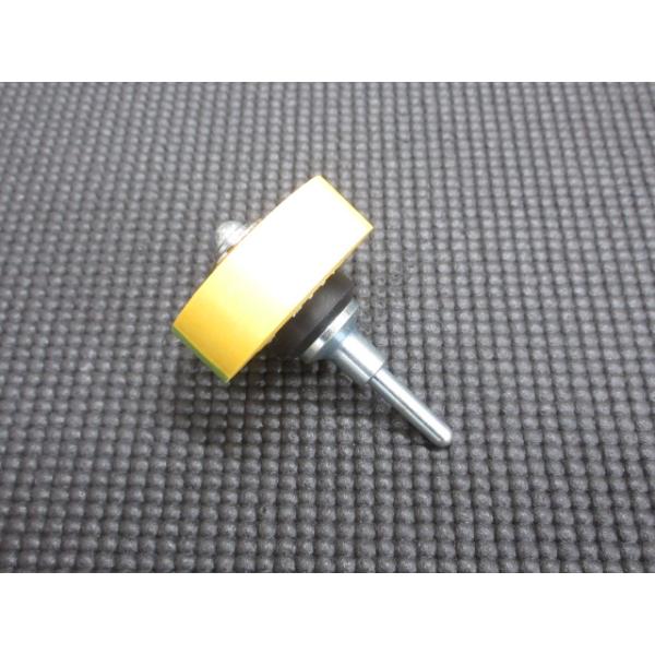 マスキングテープリムーバードアバイザーやエンブレムを剥した後に残る両面テープをキレイに剥します。指紋が無くなるほど指でゴシゴシする必要がありません。作業の様子は以下のYouTubeに動画アップしておりますので以下のリンクよりご確認ください。...