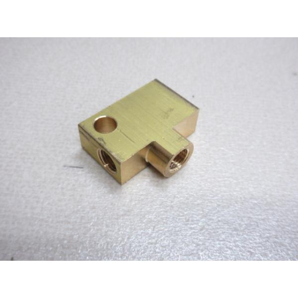 シトロエンGSA用ブレーキバルブ、ホース、LHM圧力パイプ用継手４個のセット ブレーキパイプ 4つ又 4WAY ジョイント M10XP1.0 : ファインオート