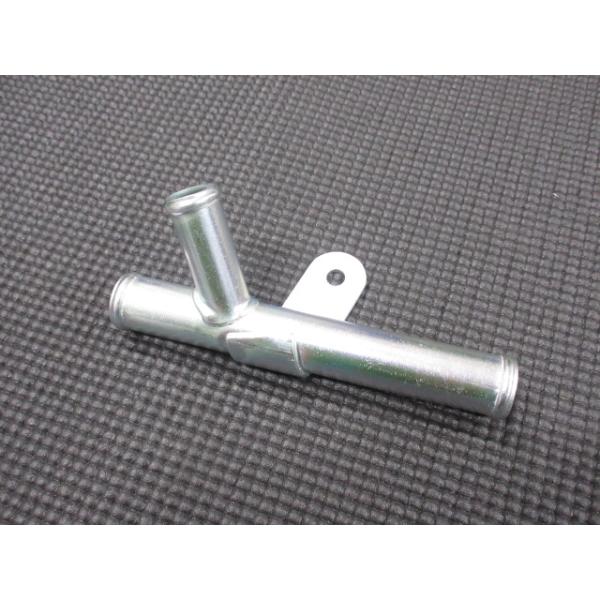 純正新品 三つ又 ヒーターパイプです。純正新品です。L型エンジン用のウォーターホースの三つ又です。適合は画像からご判断ください。※初期不良に限り返品をお受けいたします。