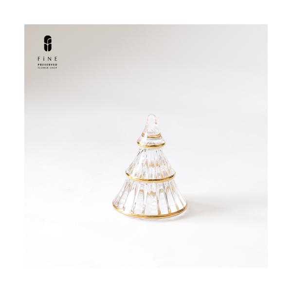 デンマークの人気陶器ブランド ホルムガードのクリスマスツリー4つのサイズ違いのツリーを並べると、小さなガラスの森が現れます。ツリーの内部にはウェーブが施され、美しい光の屈折を生み出し、窓辺やキャンドルの近くに置いて使っても。ゴールドの部分は...