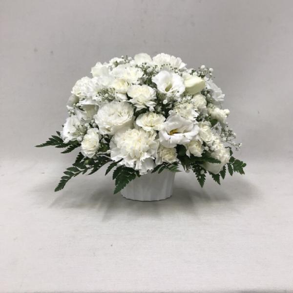 [Release date: January 17, 2020]【用途】法事、法要、命日、四十九日、お悔やみ、ペットお悔やみ、彼岸、お盆、仏事、弔事、喪中など【お届け内容】お供えアレンジメント花使用するお花は季節・仕入れ状況により異なります...