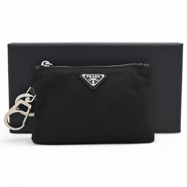 未使用　PRADA プラダ　レザーケース　キーリング付き　財布 プラダ PRADA キーケース キーリング付き 4連キーケース