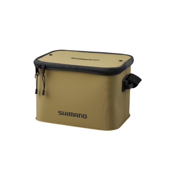 シンプルなEVA生地のタックルバッカンです。出し入れに便利な蓋のボタン止めや、長さ調整ができるショルダーベルトを採用しています。重量:0.8kg本体:24×36×24 cm