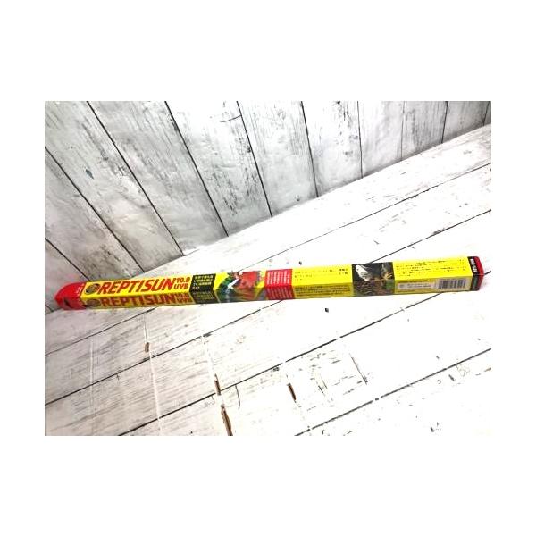 ■レプティカル 10.0 UVBは飼育動物にUVBとUVAと可視光線を照射します。太陽光を再現し水棲ガメ、リクガメの健康な甲羅や骨質を形成します。トカゲやワニにも使用できます。UVB10%を照射し、52cmまで届きます。プロブリーダー絶賛の...