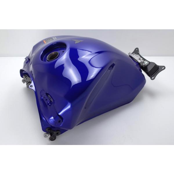 【美品】ヤマハMT-09SP 限定カラーフューエルタンク fivestarjp_t21g10h25s191-620