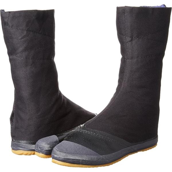 商品紹介爪先のゴム補強と、布へのコーティングを施した地下足袋です。 足回りを防水用糊でコーティング加工していますので、防水性に優れています。ぬかるみなど水気のある作業環境での使用に適しています。 アッパーには、丈夫な綿厚織素材を使用していま...