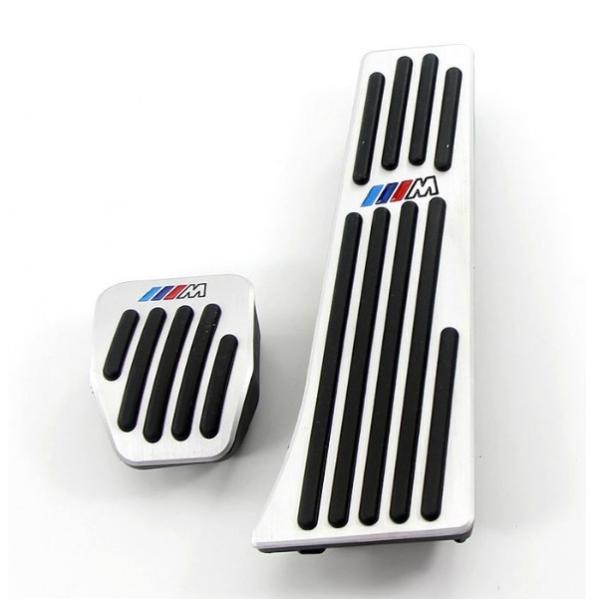 人気アイテムBMW Ｍロゴ アルミペダル　M2 M3 M4 M5 M6 M7 i3 i8 等 AT用　汎用