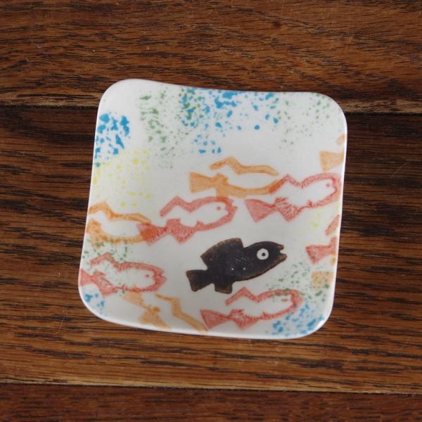 瀬戸焼 レオ レオニ スイミー 豆皿 小皿 はしおき 魚 ミニプレート Buyee Buyee Japanese Proxy Service Buy From Japan Bot Online