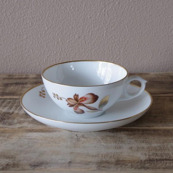 ロイヤルコペンハーゲン ブラウン アイリス 花柄 ボタニカル ティーカップ ソーサー Royal Copenhagen Brown Iris 1105 1 4 Royal Copenhagen Brown Iris Teacup Saucer 1105 1to4 Flohmarkt フローマルクト 通販 Yahoo ショッピング