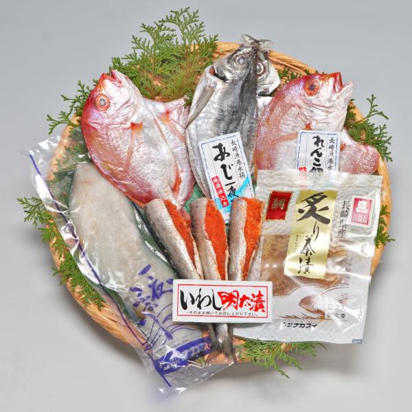 長崎の海産物をたっぷり味わえる海産物セットです。「長崎俵物」認定商品もこのセットに入っています。これだけ入ってこの価格！しかも送料無料！※北海道・沖縄へのお届けの場合、北海道は1,800円、沖縄は1,400円が別途かかります。予めご了承くだ...