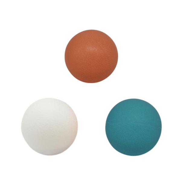 3個セット中に砂の入った筒けん用の玉です。コメントにて玉の色とそれぞれの数をご指定いただくことが可能です。砂が入っていることで安定してキャッチができます。キャップが付いていますので砂の重さを調整することも可能です。※筒けんの筒は付属していま...