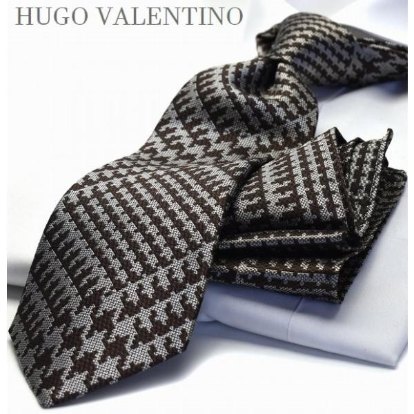 VALENTINO ヴァレンティノ 新品ネクタイ 伊製 44000円5スタッズ VALENTINO ヴァレンティノ 新品ネクタイ 伊製 44000円5スタッズ