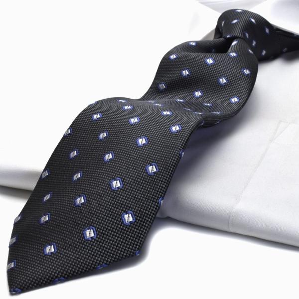 【20代/30代/40代/50代/60代】サイズ　　縦143センチ×幅7センチ材　質　　シルク(100％)色 　チャコールグレー、ホワイト、ネイビーの小柄商品説明　写真と多少の色の異なりはご了承下さい。 ポイント利用