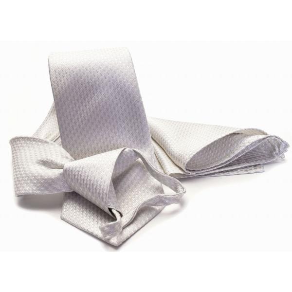 サイズ全長50センチ(結び目から)×幅8センチ/首周り最大74センチ× チーフ23.5センチの正方形 材　質シルク１００％色シルバー 千鳥柄商品説明写真と多少の色の異なりはご了承下さい。