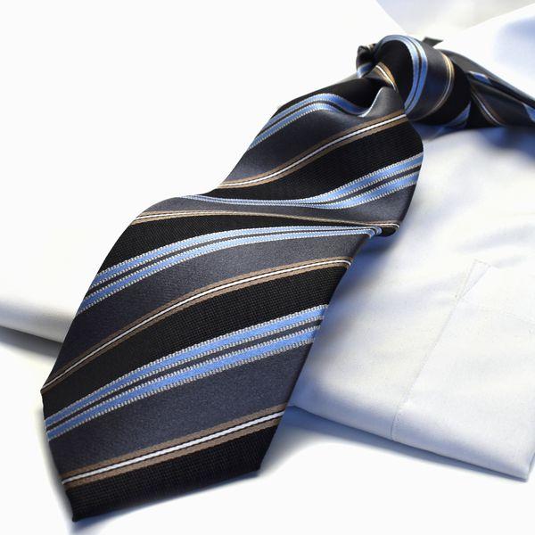 サイズ縦143センチ×幅8〜8.5センチ材　質シルク１００％色ブラックベースに水色、ゴールドのストライプ商品説明写真と多少の色の異なりはご了承下さい。 ポイント利用