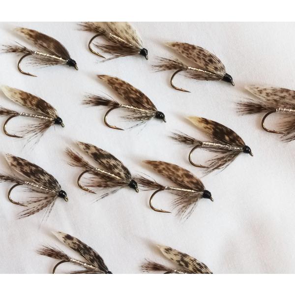 不朽の名作・シルバーマーチブラウンです。タイイング時に、左右バランスを整えるのはもちろん、ウイングを寝かせ気味にセットし、早い流れに揉まれてもスピンしにくい構造にしました。本パターンのカラーバランスは、日本の渓流のあらゆるシーンで有効です。