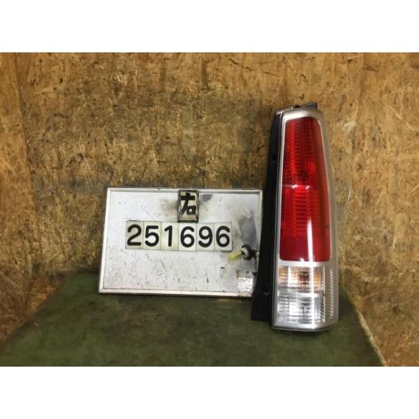ワゴンR 【個人宅発送可】ワゴンR DBA-MH22S 右テールランプ FX 4WD