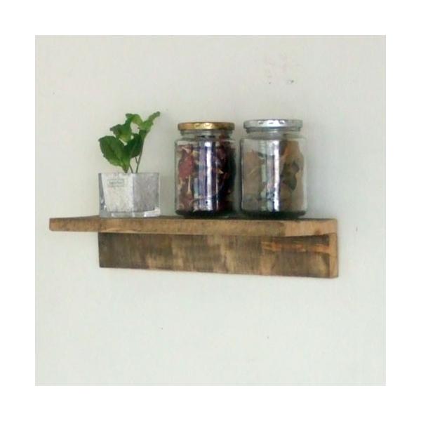 型番:rw0035■サイズ幅38×奥行11.5×高さ8cm■素材リサイクルウッド・蜜ろうワックス(蜜ろうとエゴマ油だけで作った100%天然ワックス)■おすすめポイントリサイクルウッドの板は一枚一枚表情が違い使い込んだアンティークのような風合...