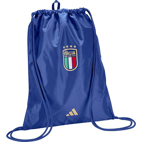 アディダス イタリア代表 2026 ジムサック。どこにいてもアズーリへの思いをアピールしよう。チームのトレーニングに行くときも、イタリア代表を応援するときも、ギアをスタイリッシュに持ち運べるイタリア代表ジムサック。ドローコードは持ち運びに便...