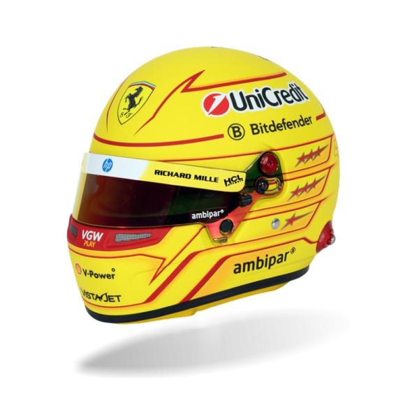 素材：FRP / ファブリックサイズ：1/2スケール(高さ約16cm)備考：バイザー開閉可能製造国：バーレーン1/2ヘルメット全般について、バイザーステッカーはお客様の元に到着した際やディスプレイする際に、室温、多湿等で浮きが出る場合があり...