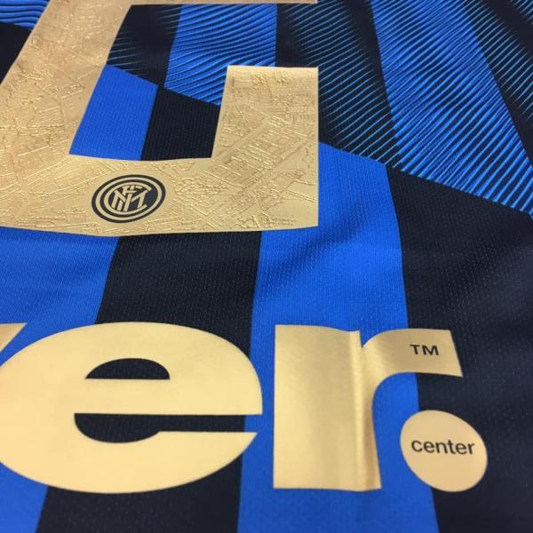 ナイキ Nike サッカー ユニフォーム レプリカ インテル ミラノ 周年記念 リミテッド 背番号22 Milito ミリート Buyee Servis Zakupok Tretim Licom Buyee Pokupajte Iz Yaponii