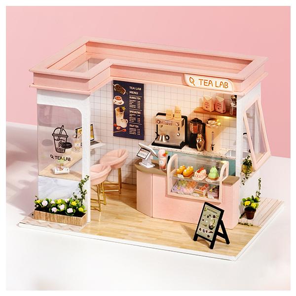 freak-dollhouse_aj-0105-01 freak-dollhouse_aj-0105-01
