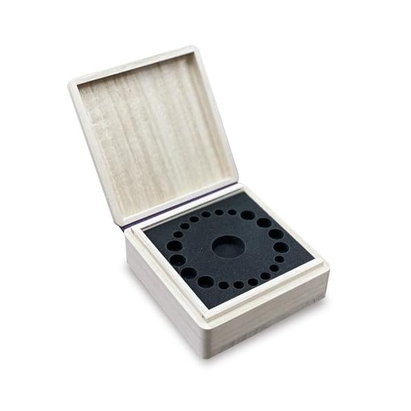 乳歯ケース - 紐蝶番タイプ-/-/4573325272866・Style:乳歯ケース - 紐蝶番タイプ・パッケージ個数:1・生産地：日本製 / 素材：桐材、アクリル、ポリエチレン、紐蝶番・サイズ：W10*D10*H4cm・桐箱の老舗増田桐...